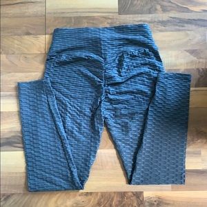 New Mix Pants & Jumpsuits - 🍑 Booty Poppin’ Ruched Bottom Leggings - NWOT New Mix Pants & Jumpsuits - 🍑 Booty Poppin’ Ruched Bottom Leggings - NWOT